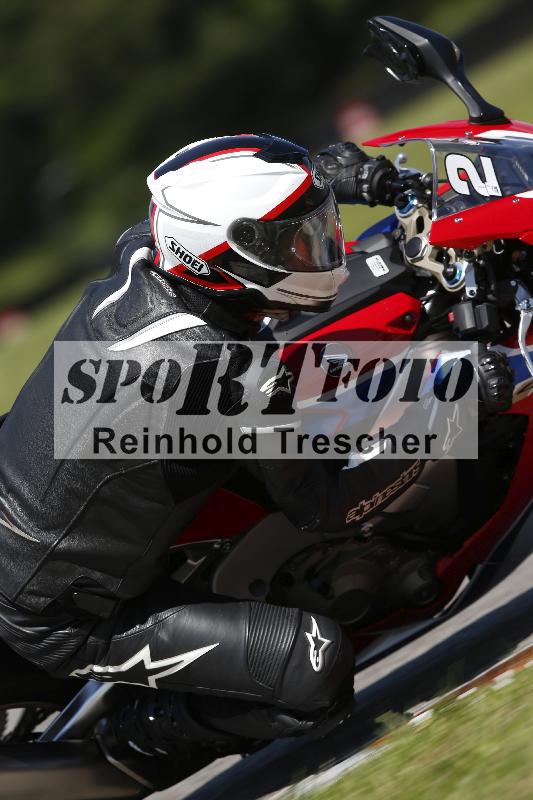 /Archiv-2024/29 12.06.2024 MOTO.CH Track Day ADR/Gruppe gelb/29